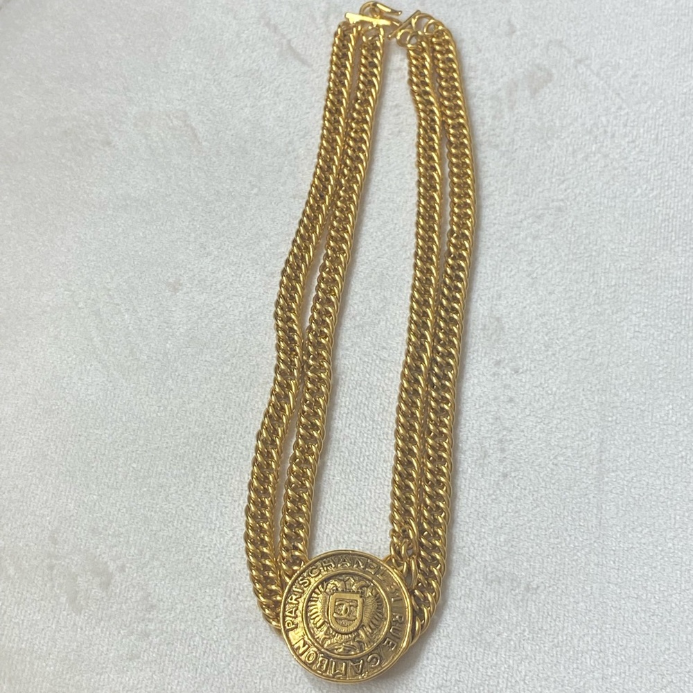 Vintage Chanel double chain medallion 31 Rue Cambon - Picture 4 of 6